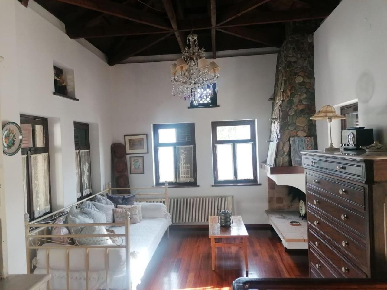 Cozy Nest In The Heart Of Lesvos Apartment Mytilíni Exterior foto